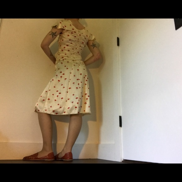 Moda International Vintage Silk Ivory/Floral Dress - Picture 11 of 16